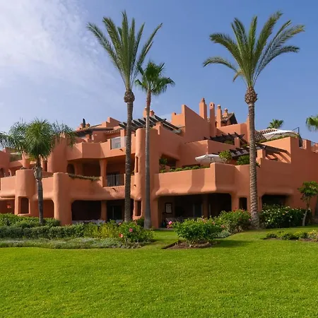 Spectacular Frontline Penthouse Apartamento Marbella