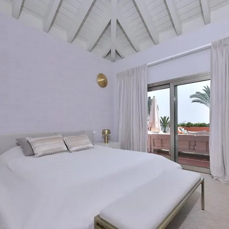 Spectacular Frontline Penthouse Apartamento Marbella