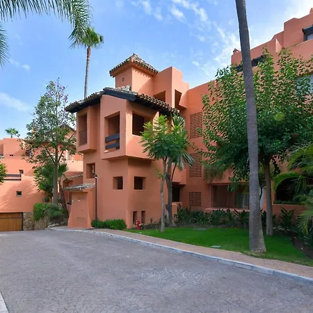 Spectacular Frontline Penthouse Lejlighed Marbella